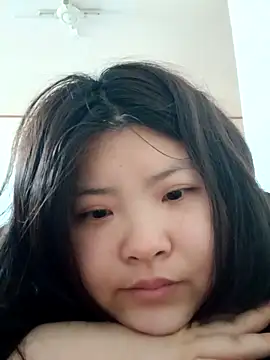 hello098712 online show from March 14, 2025, 1:27 am