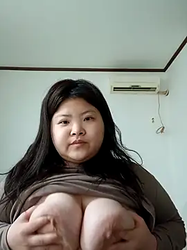 hello098712 online show from March 21, 2025, 12:28 pm