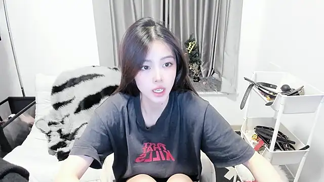 Snapshot of bbtt544 chatting on March 19, 2025, 2:35 pm bbtt544 online show from March 19, 2025, 2:35 pm