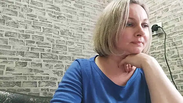 EdithManning online show from February 11, 2025, 12:27 pm