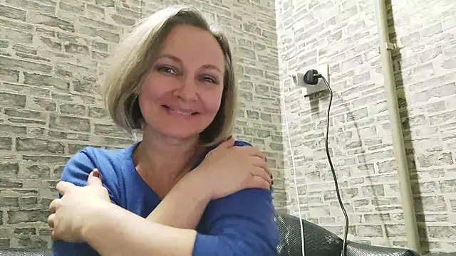 EdithManning online show from February 11, 2025, 3:29 pm