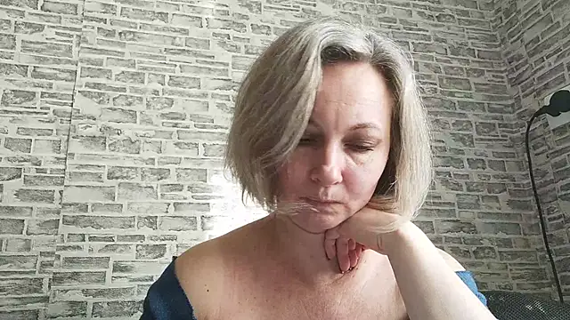 EdithManning online show from February 17, 2025, 9:24 am