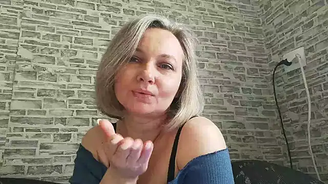 EdithManning online show from March 10, 2025, 6:05 am