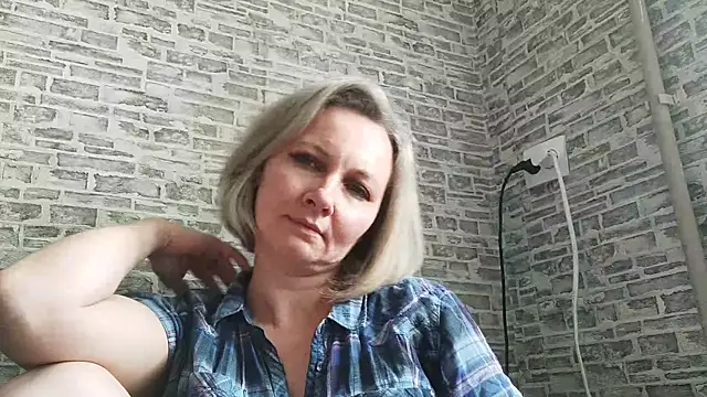 EdithManning online show from March 19, 2025, 9:28 am