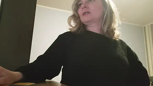 EdithManning online show from April 26, 2026, 6:38 pm