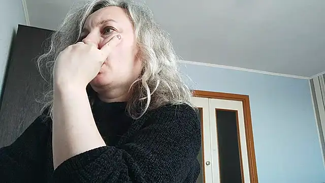 EdithManning online show from April 29, 2026, 6:28 am