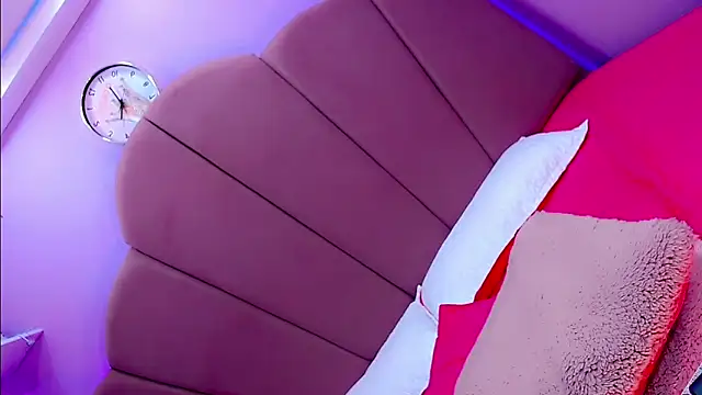 Snapshot of SexyValeriaa chatting on March 17, 2025, 4:51 am SexyValeriaa online show from March 17, 2025, 4:51 am