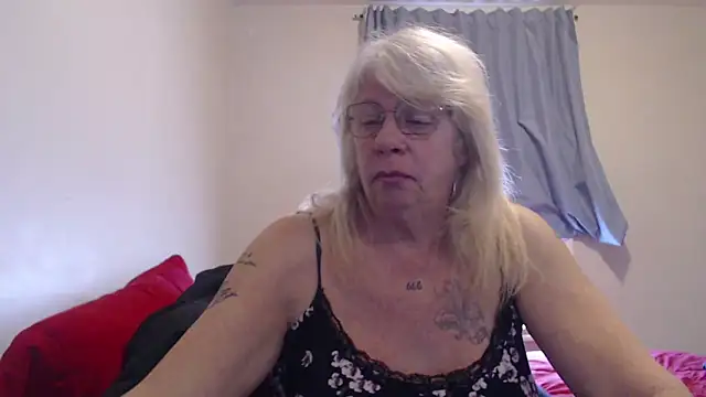 canadiancougar1965 online show from December 8, 2024, 4:18 pm