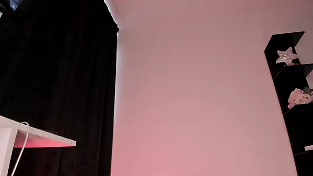 Snapshot of iluy_ chatting on November 20, 2025, 5:45 pm iluy online show from November 20, 2025, 5:45 pm