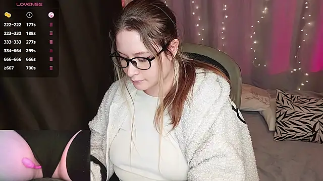 Snapshot of sophie__lee chatting on January 16, 2026, 2:48 am sophie lee online show from January 16, 2026, 2:48 am