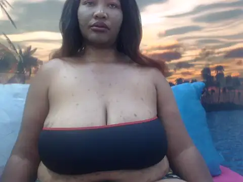chubbydoll122 online show from May 11, 2026, 4:59 pm