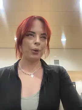 Snapshot of livelovelanaUk chatting on January 21, 2025, 1:22 pm livelovelanaUk online show from January 21, 2025, 1:22 pm