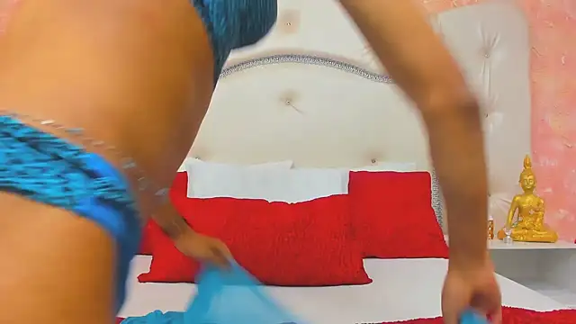 NahomiWhitel online show from March 5, 2025, 6:45 pm