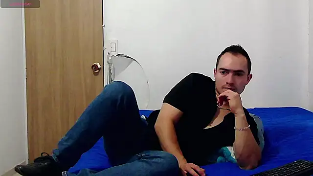 Snapshot of dragon1006 chatting on May 18, 2026, 9:20 pm dragon1006 online show from May 18, 2026, 9:20 pm
