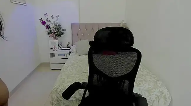 Snapshot of linda_zaam83866 chatting on February 6, 2025, 4:58 pm linda zaam83866 online show from February 6, 2025, 4:58 pm