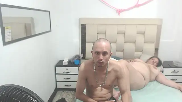 Candy and Jh0n online show from February 14, 2025, 8:10 am