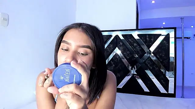 Fernanda brown18 online show from February 12, 2025, 10:04 pm