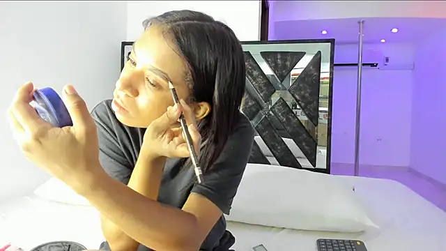 Fernanda brown18 online show from February 13, 2025, 1:26 pm