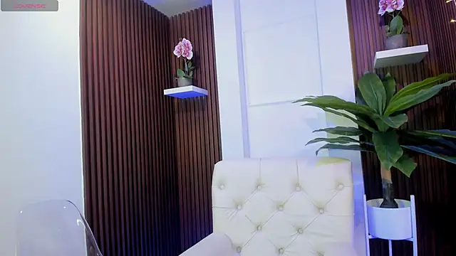 CattleyaScaly online show from December 17, 2024, 7:48 pm