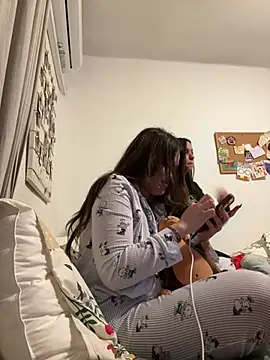 daniniescobarr online show from March 6, 2026, 9:00 pm