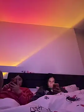 daniniescobarr online show from March 15, 2026, 11:00 pm