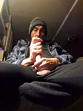 Snapshot of Pumpndeep chatting on January 15, 2025, 8:30 am Pumpndeep online show from January 15, 2025, 8:30 am