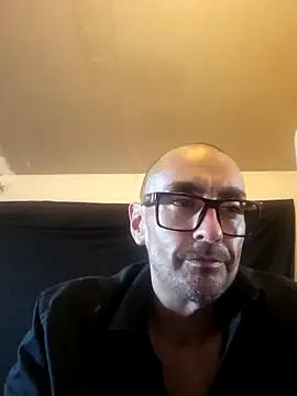 Snapshot of Pumpndeep chatting on November 10, 2025, 9:14 pm Pumpndeep online show from November 10, 2025, 9:14 pm