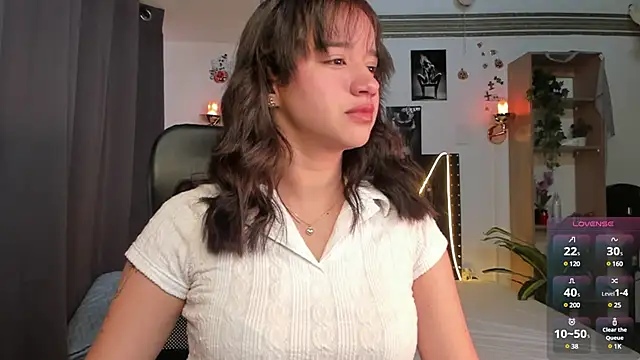 emilyrouxe online show from March 4, 2025, 3:04 pm