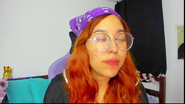 Snapshot of _Moon_Johnson chatting on November 5, 2025, 1:05 am Moon Johnson online show from November 5, 2025, 1:05 am