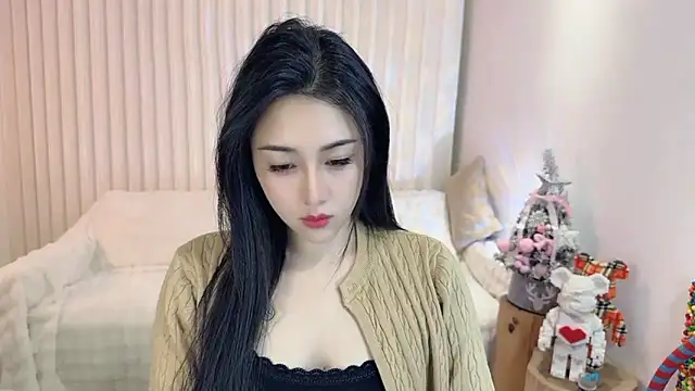 K-moumou online show from February 3, 2025, 3:17 pm