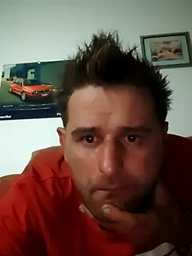 Snapshot of heroes223e chatting on June 5, 2026, 1:56 am heroes223e online show from June 5, 2026, 1:56 am