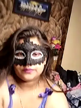 Snapshot of Hottyalia chatting on December 9, 2024, 8:01 pm Hottyalia online show from December 9, 2024, 8:01 pm