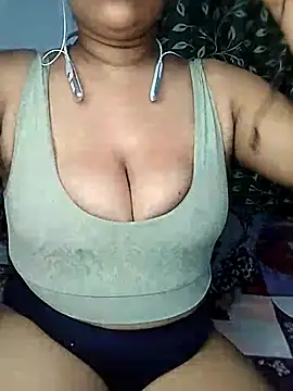 Snapshot of Hottyalia chatting on February 23, 2025, 5:07 pm Hottyalia online show from February 23, 2025, 5:07 pm