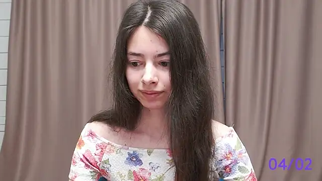 Snapshot of sweet_sweet_angel chatting on February 4, 2025, 5:53 am sweet sweet angel online show from February 4, 2025, 5:53 am