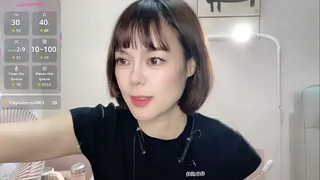 Linda-LL online show from October 19, 2025, 12:50 pm