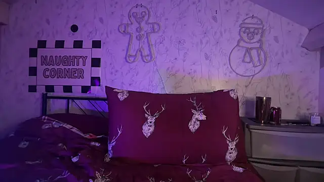 Snapshot of Curvy_Rosie99 chatting on March 14, 2026, 6:13 pm Curvy Rosie99 online show from March 14, 2026, 6:13 pm