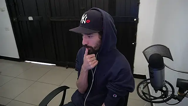 Snapshot of Your_Ice_cream chatting on December 18, 2024, 2:38 pm Your Ice cream online show from December 18, 2024, 2:38 pm