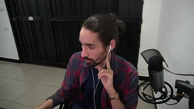 Snapshot of Your_Ice_cream chatting on December 21, 2024, 11:13 pm Your Ice cream online show from December 21, 2024, 11:13 pm