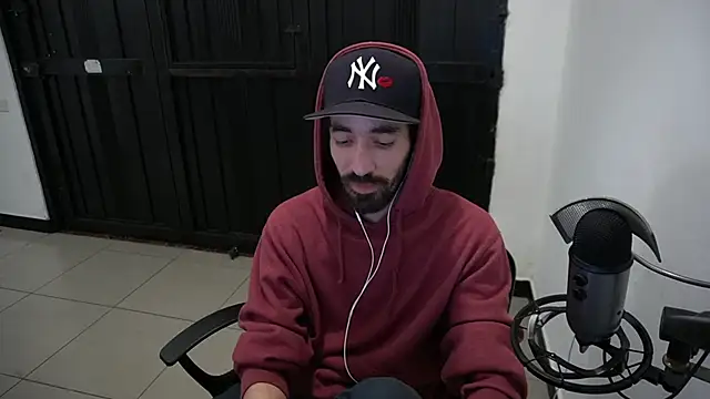 Snapshot of Your_Ice_cream chatting on December 27, 2024, 12:18 am Your Ice cream online show from December 27, 2024, 12:18 am