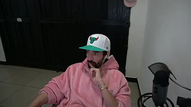 Snapshot of Your_Ice_cream chatting on January 2, 2025, 2:11 am Your Ice cream online show from January 2, 2025, 2:11 am