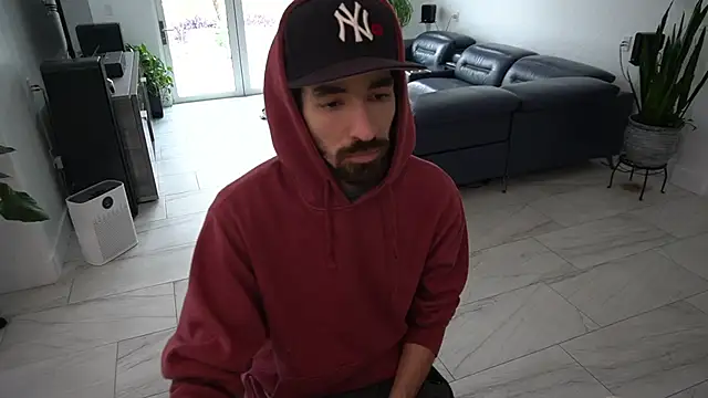 Snapshot of Your_Ice_cream chatting on February 16, 2025, 5:37 pm Your Ice cream online show from February 16, 2025, 5:37 pm