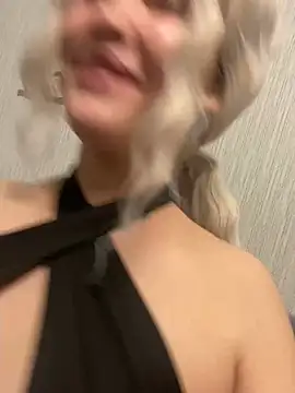 KikiWatson online show from January 12, 2025, 11:17 am