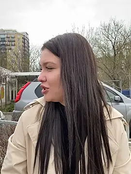 KikiWatson online show from March 21, 2025, 7:11 am