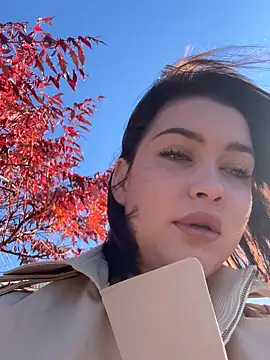 KikiWatson online show from November 1, 2025, 7:10 am