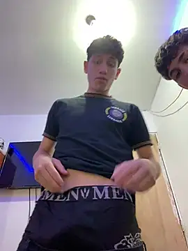 LatinBoysxxx online show from December 25, 2024, 7:02 pm