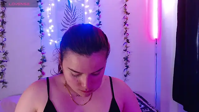 Nika 1  online show from February 5, 2025, 5:09 pm