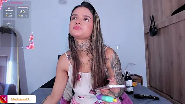 medussa13  online show from March 9, 2026, 1:04 pm