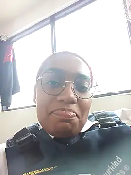 Cinnamon-Skin online show from January 3, 2025, 9:15 pm