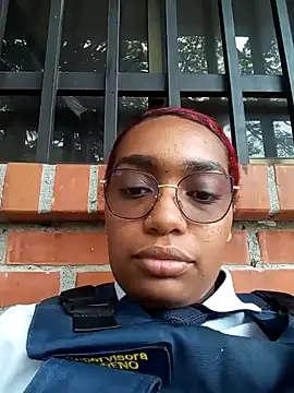 Cinnamon-Skin online show from January 5, 2025, 8:21 pm