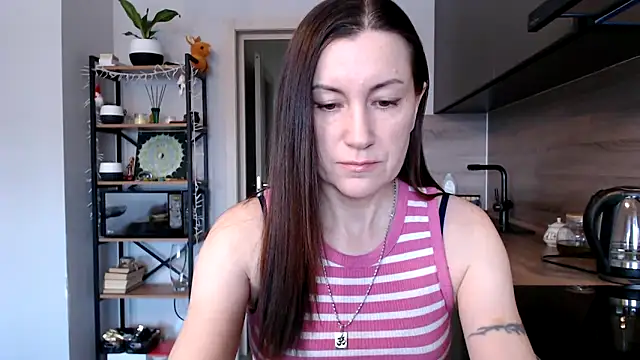 Snapshot of jainesummer chatting on February 19, 2025, 7:06 am jainesummer online show from February 19, 2025, 7:06 am